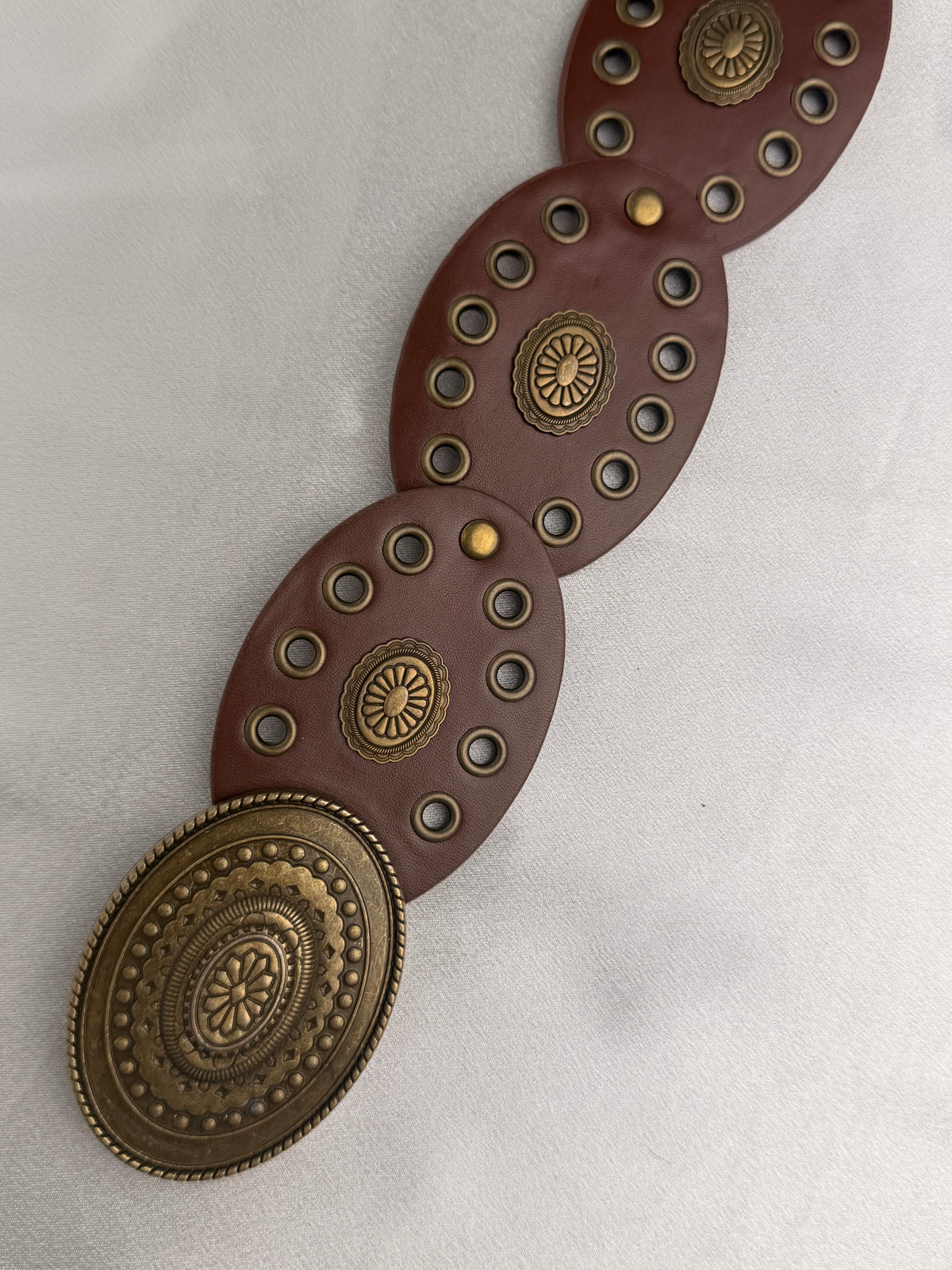 Ceinture Vintage Boho Chic avec Ovales à Rivets