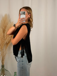 Pull en crochet sans manches