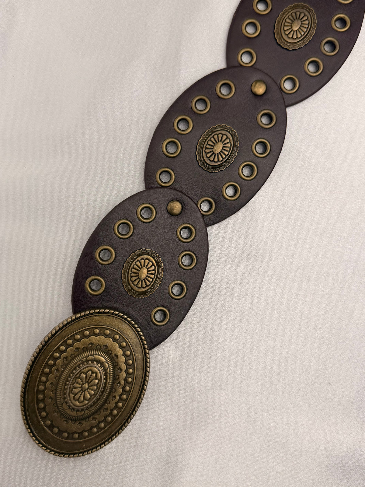 Ceinture Vintage Boho Chic avec Ovales à Rivets