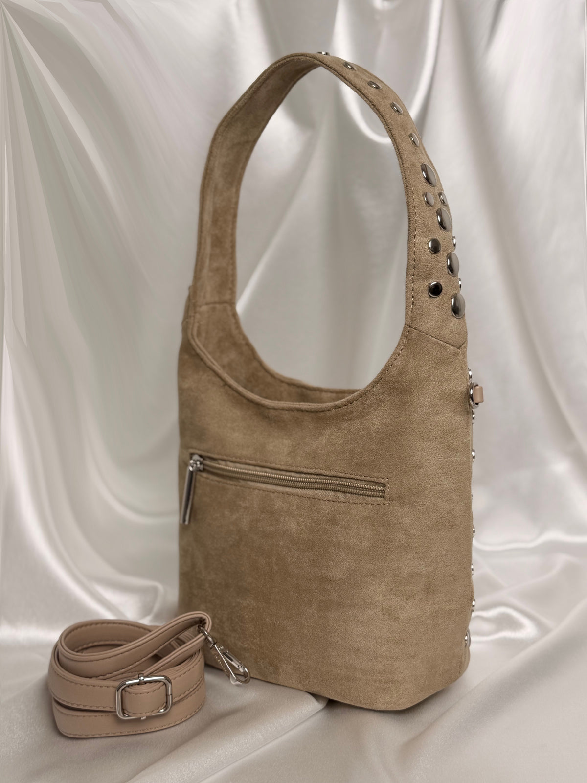 Sac à clous argenté