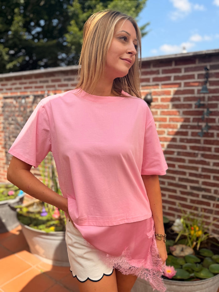 T-shirt asymétrique à dentelle