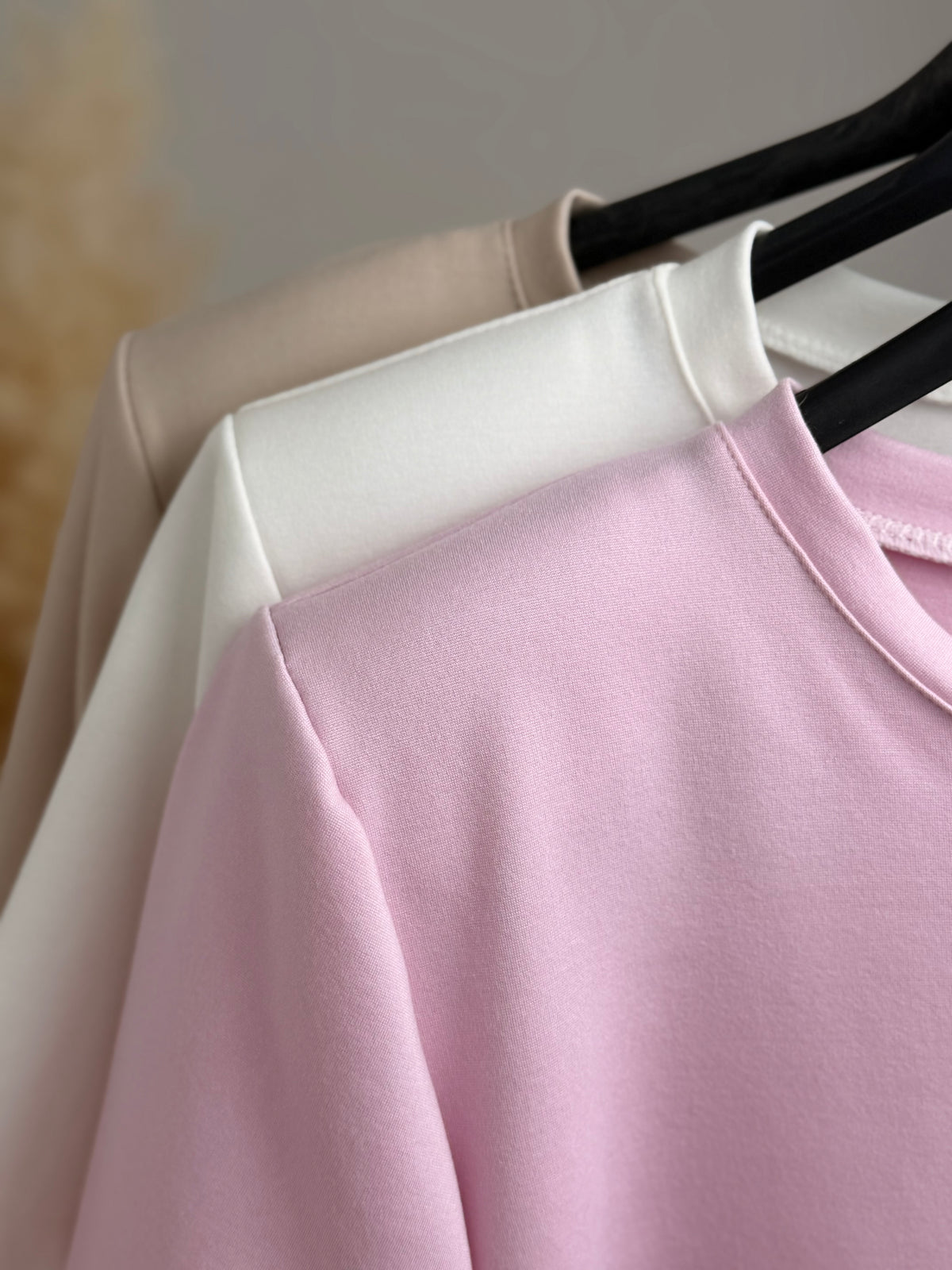 T-shirt à épaulettes
