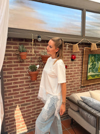 T-shirt asymétrique à dentelle