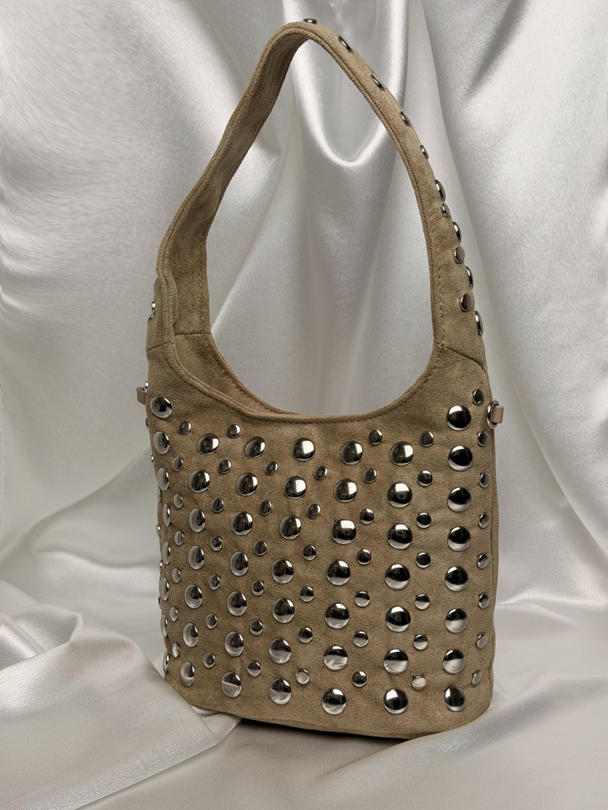 Sac à clous argenté